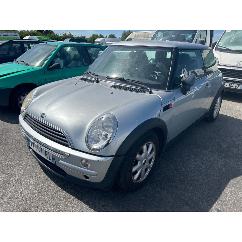 MINI MINI 1 R50/R53 PHASE 1 1.6i - 16V ONE Photo n°8