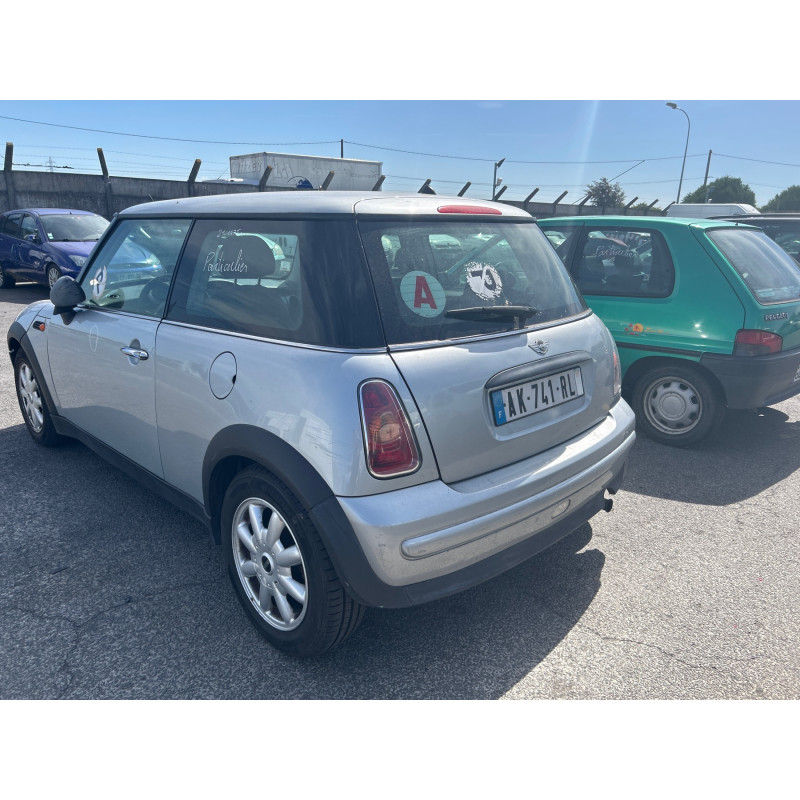 MINI MINI 1 R50/R53 PHASE 1 1.6i - 16V ONE Photo n°11