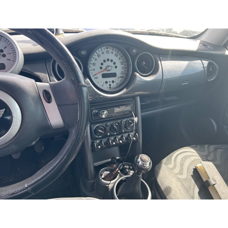 MINI MINI 1 R50/R53 PHASE 1 1.6i - 16V ONE Photo n°16