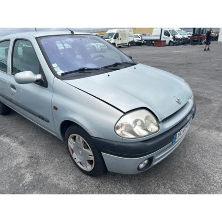 RENAULT CLIO 2 PHASE 1 1.2i - 8V Photo n°1