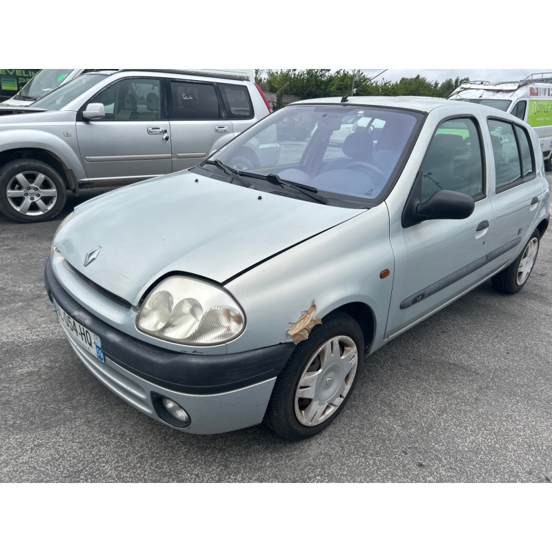 RENAULT CLIO 2 PHASE 1 1.2i - 8V Photo n°2