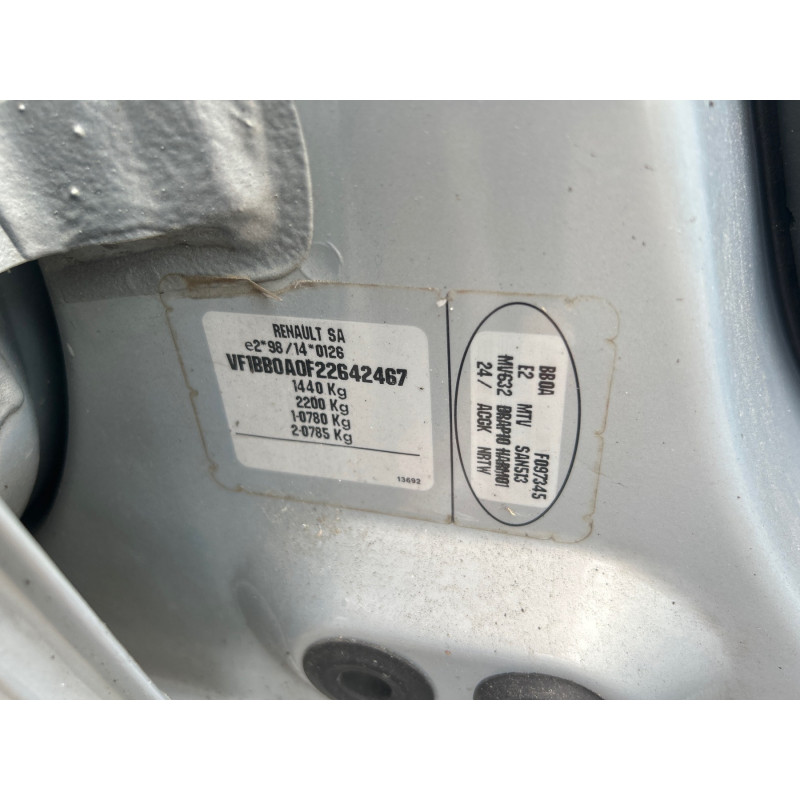 RENAULT CLIO 2 PHASE 1 1.2i - 8V Photo n°12
