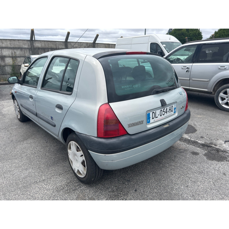 RENAULT CLIO 2 PHASE 1 1.2i - 8V Photo n°16