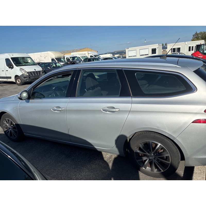 PEUGEOT 308 2 SW PHASE 1 BREAK 1.2 PURETECH - 12V TURBO Photo n°4