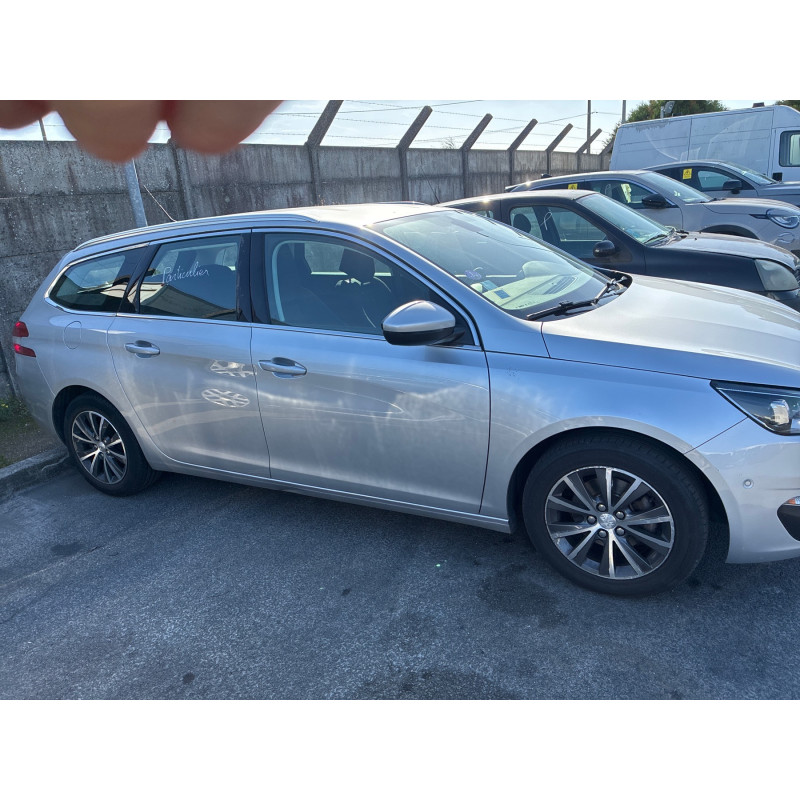 PEUGEOT 308 2 SW PHASE 1 BREAK 1.2 PURETECH - 12V TURBO Photo n°8