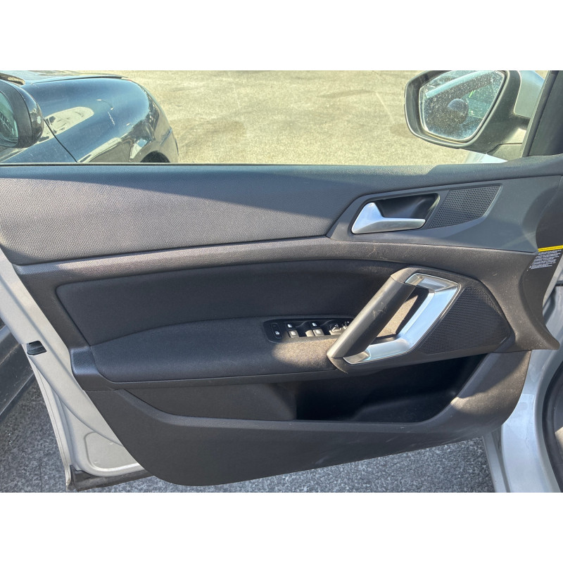 PEUGEOT 308 2 SW PHASE 1 BREAK 1.2 PURETECH - 12V TURBO Photo n°15