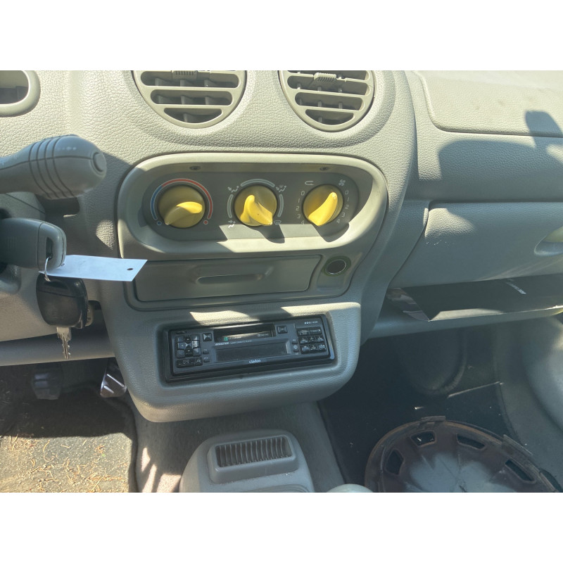 RENAULT TWINGO 1 PHASE 2 1.2i - 8V Photo n°12