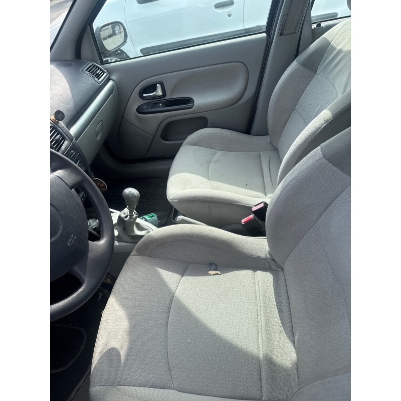 Attache ceinture arriere droit RENAULT CLIO 2 Photo n°20