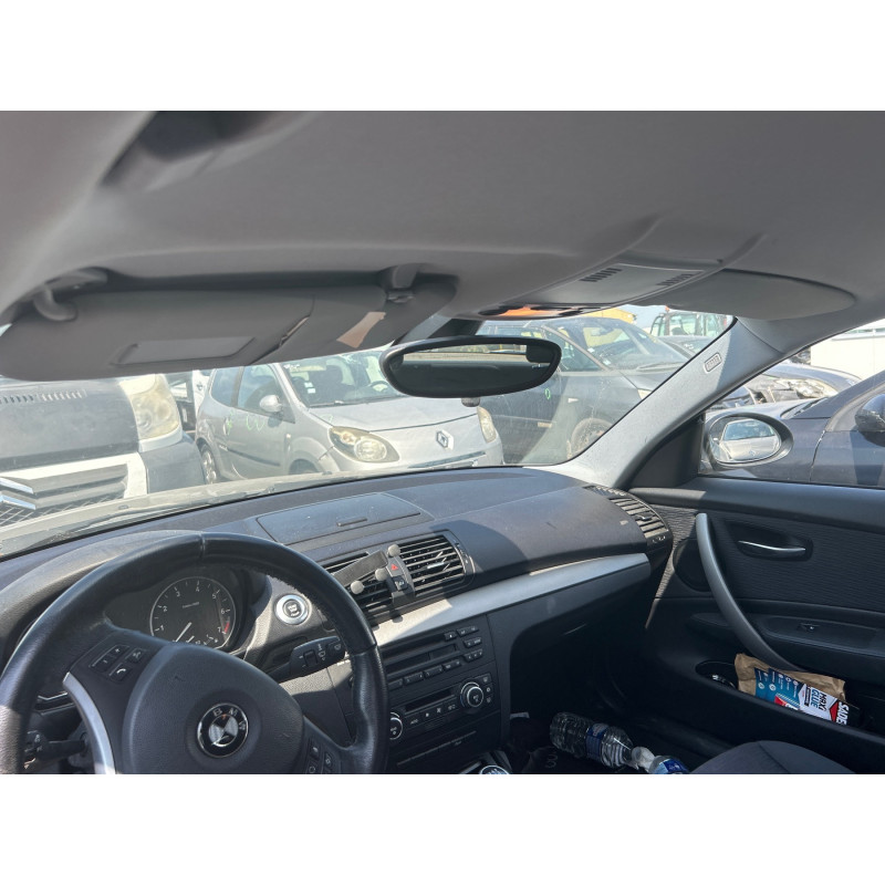 BMW SERIE 1 E81 116i 2.0i - 16V Photo n°6