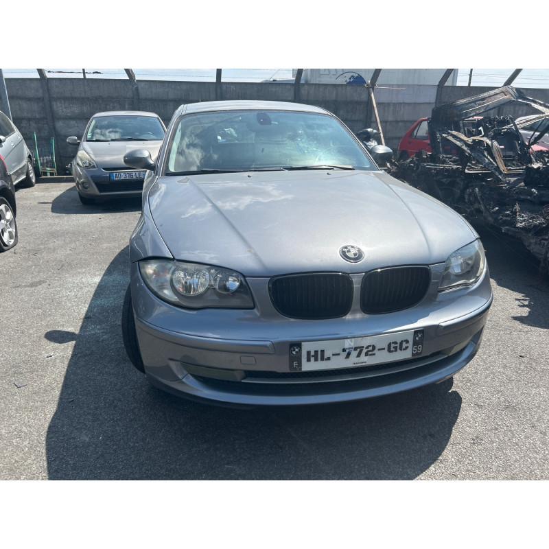 BMW SERIE 1 E81 116i 2.0i - 16V Photo n°13