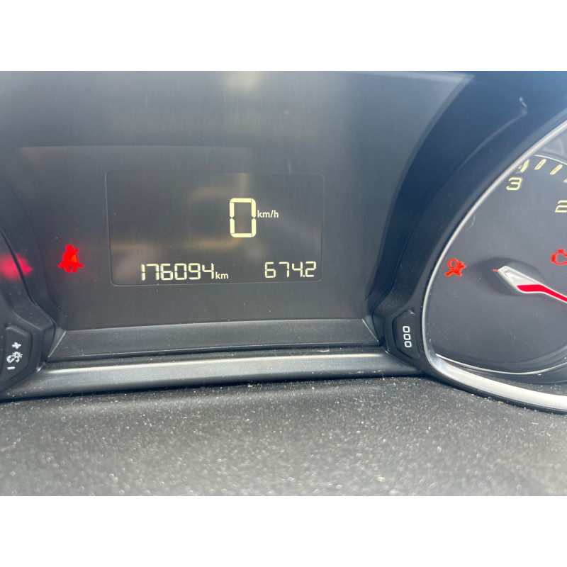 PEUGEOT 308 2 SW PHASE 1 BREAK 1.6 BLUE HDI - 8V TURBO Photo n°4