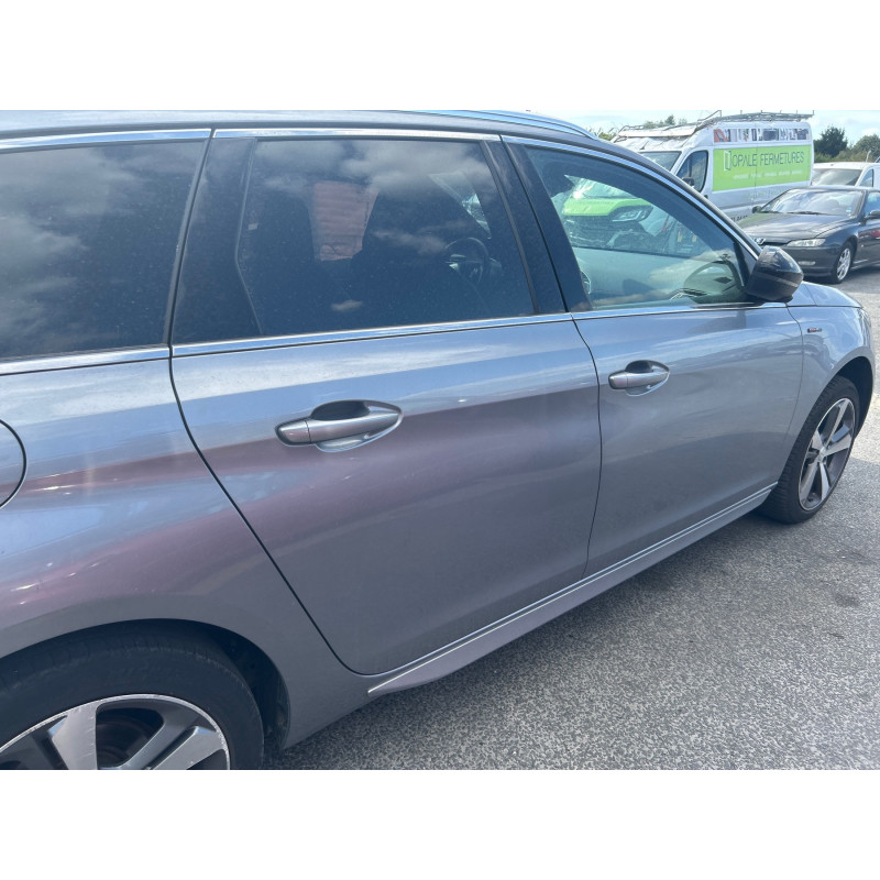 PEUGEOT 308 2 SW PHASE 1 BREAK 1.6 BLUE HDI - 8V TURBO Photo n°8
