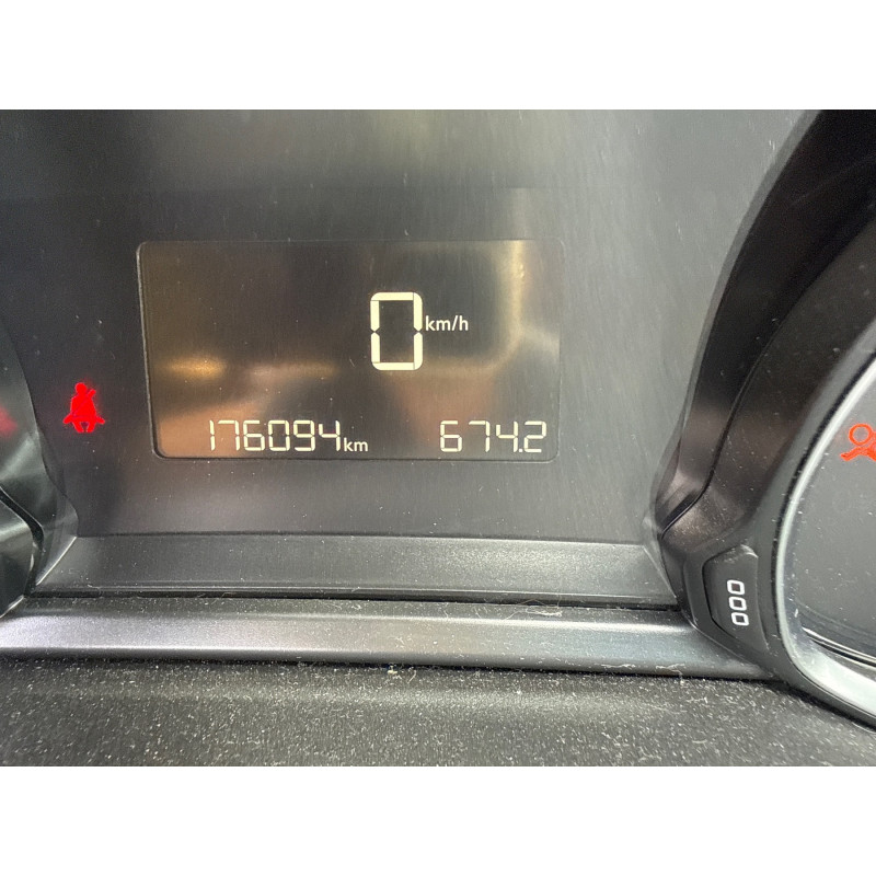 PEUGEOT 308 2 SW PHASE 1 BREAK 1.6 BLUE HDI - 8V TURBO Photo n°25