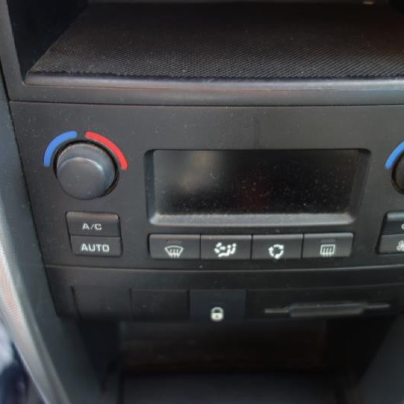 Leve vitre electrique avant droit PEUGEOT 207 Photo n°8