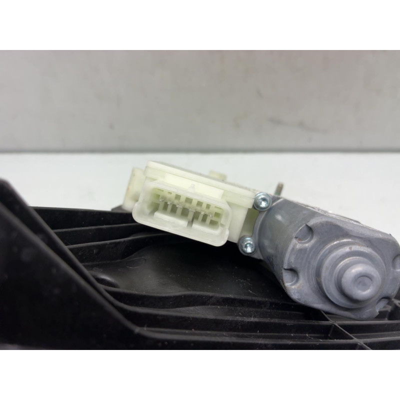 Leve vitre electrique arriere droit RENAULT CLIO 5 Photo n°4