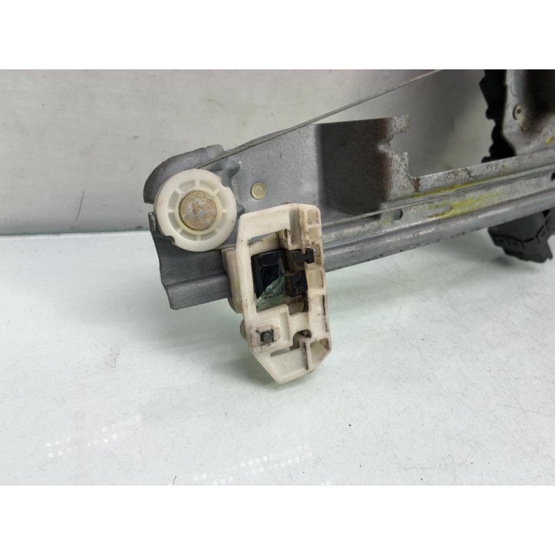 Leve vitre electrique arriere droit RENAULT SCENIC 2 Photo n°2