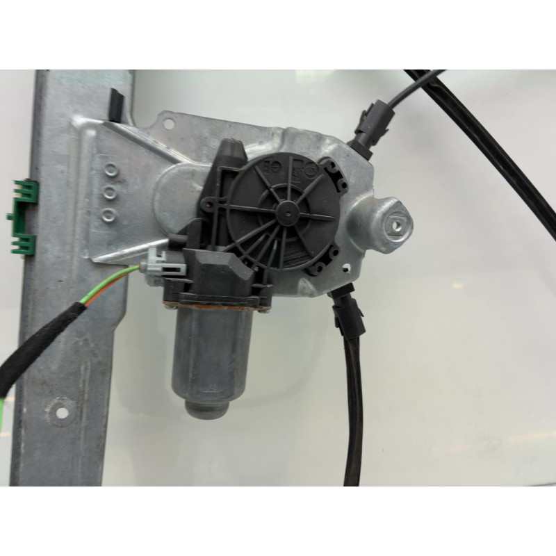 Leve vitre electrique avant droit RENAULT CLIO 3 Photo n°4