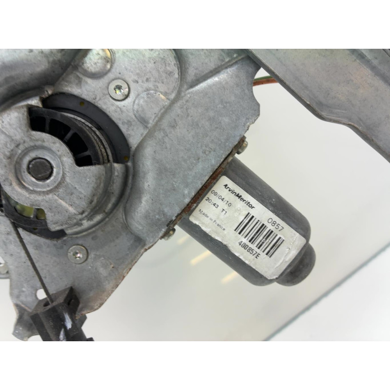 Leve vitre electrique avant droit RENAULT CLIO 3 Photo n°9