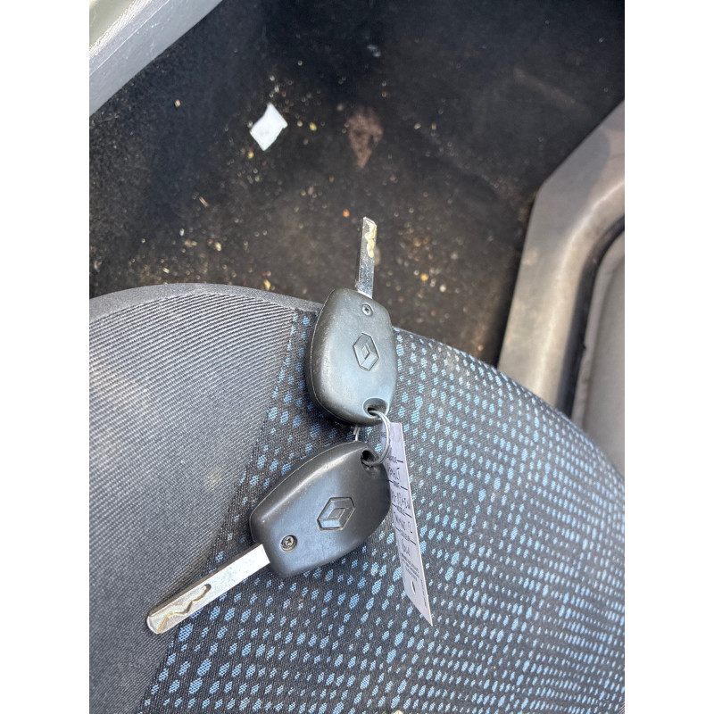 RENAULT TWINGO 2 PHASE 1 1.2i - 16V Photo n°4