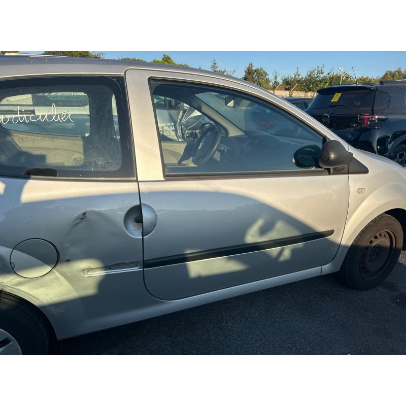 RENAULT TWINGO 2 PHASE 1 1.2i - 16V Photo n°10