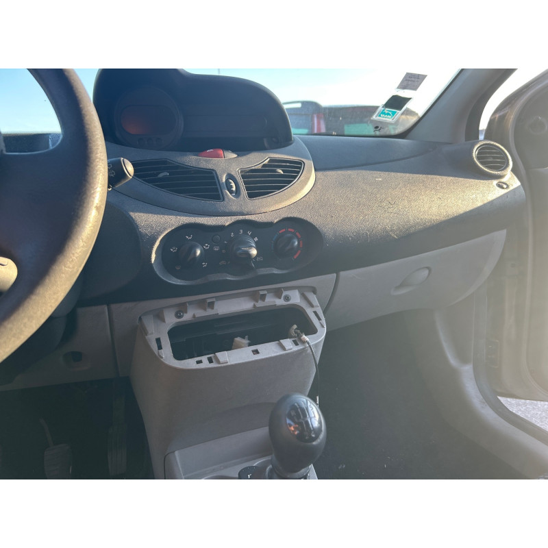 RENAULT TWINGO 2 PHASE 1 1.2i - 16V Photo n°12