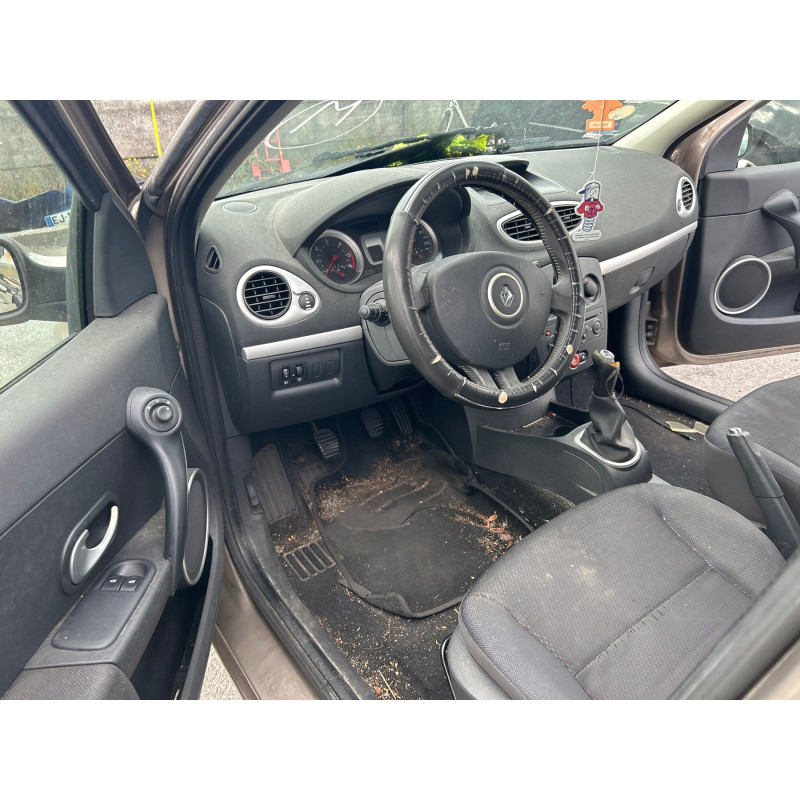 RENAULT CLIO 3 PHASE 1 1.5 DCI - 8V TURBO Photo n°1