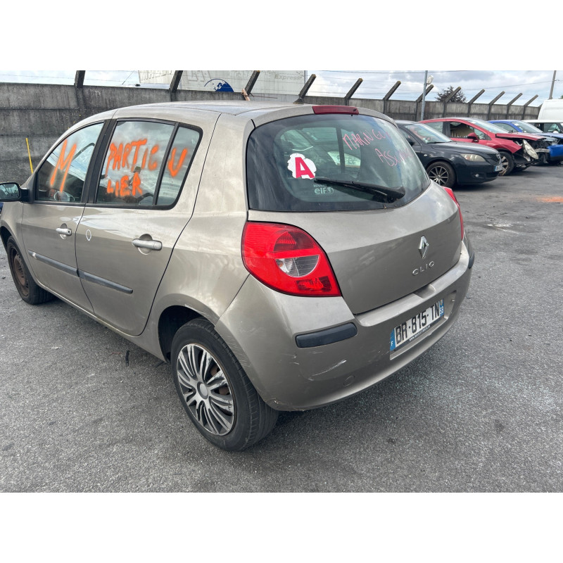 RENAULT CLIO 3 PHASE 1 1.5 DCI - 8V TURBO Photo n°5