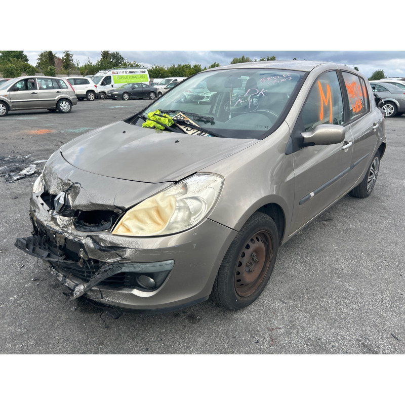 RENAULT CLIO 3 PHASE 1 1.5 DCI - 8V TURBO Photo n°11