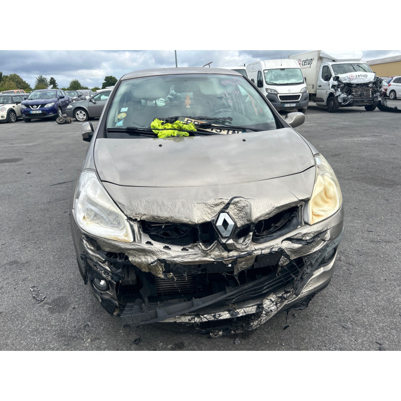 RENAULT CLIO 3 PHASE 1 1.5 DCI - 8V TURBO Photo n°13