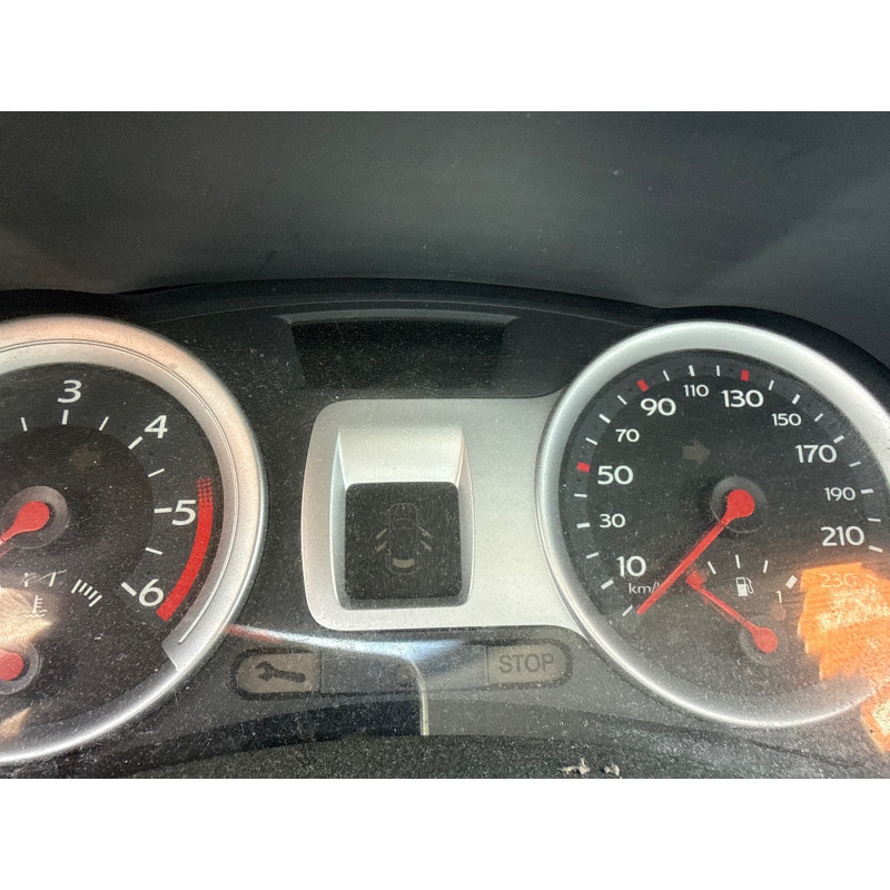 RENAULT CLIO 3 PHASE 1 1.5 DCI - 8V TURBO Photo n°17