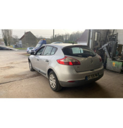 Attache ceinture avant droit RENAULT MEGANE 3