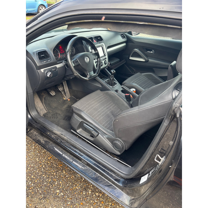 VOLKSWAGEN SCIROCCO 3 PHASE 1 COUPE 2.0 TDI - 16V TURBO Photo n°8