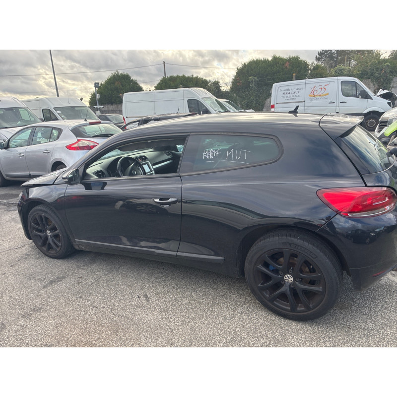 VOLKSWAGEN SCIROCCO 3 PHASE 1 COUPE 2.0 TDI - 16V TURBO Photo n°18