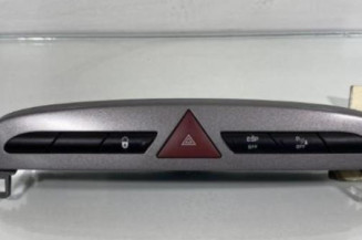 Bouton de warning PEUGEOT 308 1 Photo n°1