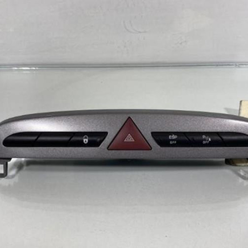 Bouton de warning PEUGEOT 308 1 Photo n°1