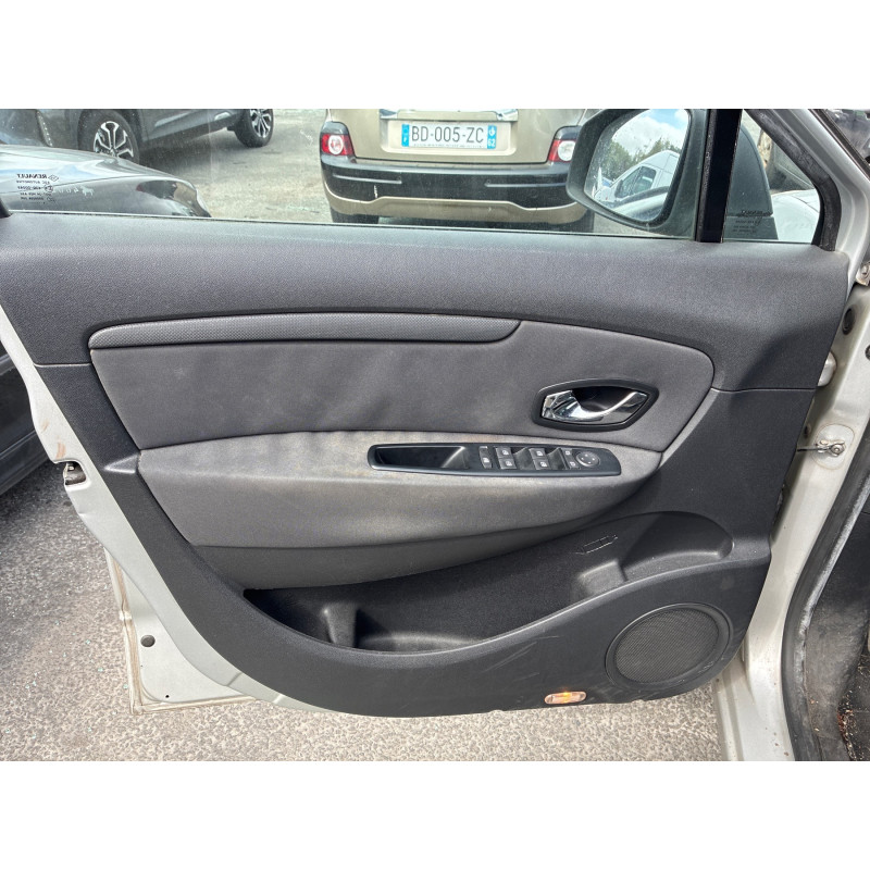 RENAULT SCENIC 3 PHASE 1 1.5 DCI - 8V TURBO Photo n°15