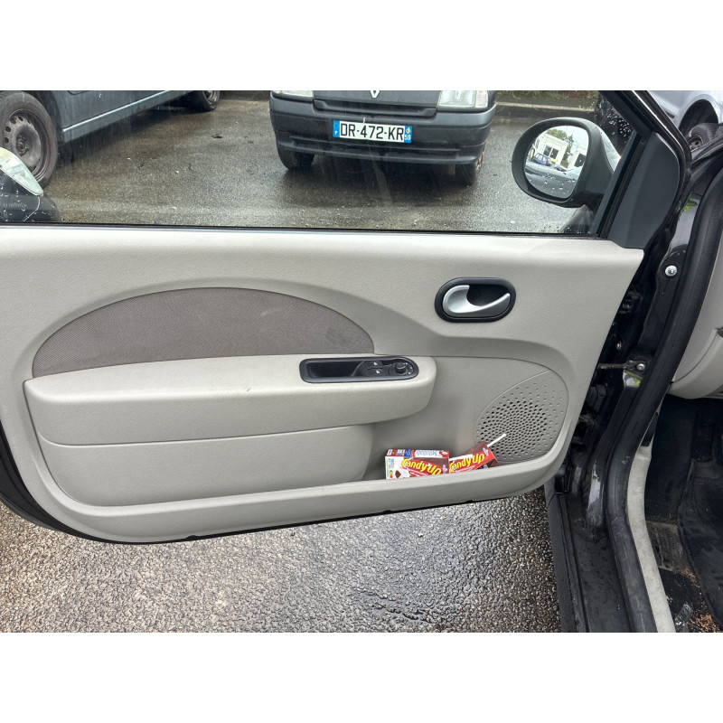RENAULT TWINGO 2 PHASE 1 1.5 DCI - 8V TURBO Photo n°12