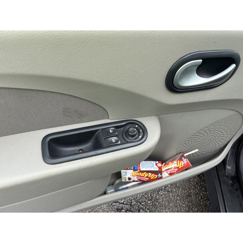 RENAULT TWINGO 2 PHASE 1 1.5 DCI - 8V TURBO Photo n°17