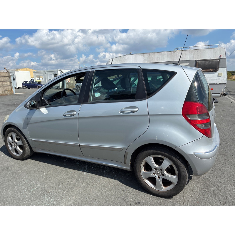 MERCEDES CLASSE A 169 PHASE 1 180 2.0 CDI - 16V TURBO Photo n°10