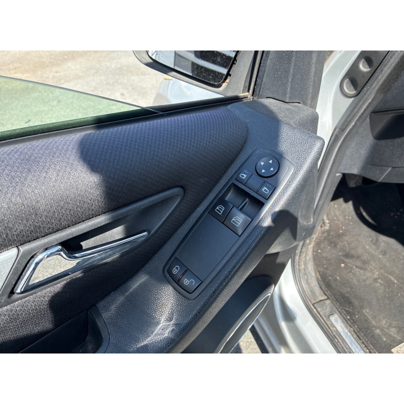 MERCEDES CLASSE A 169 PHASE 1 180 2.0 CDI - 16V TURBO Photo n°19