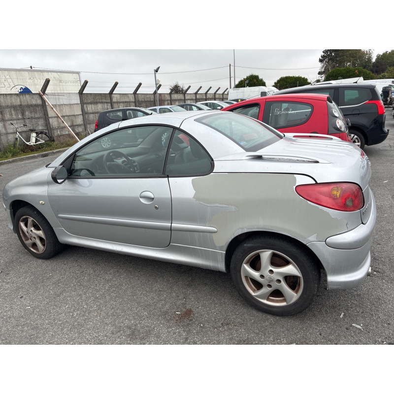 PEUGEOT 206 PHASE 2 CABRIOLET 1.6i - 16V Photo n°8