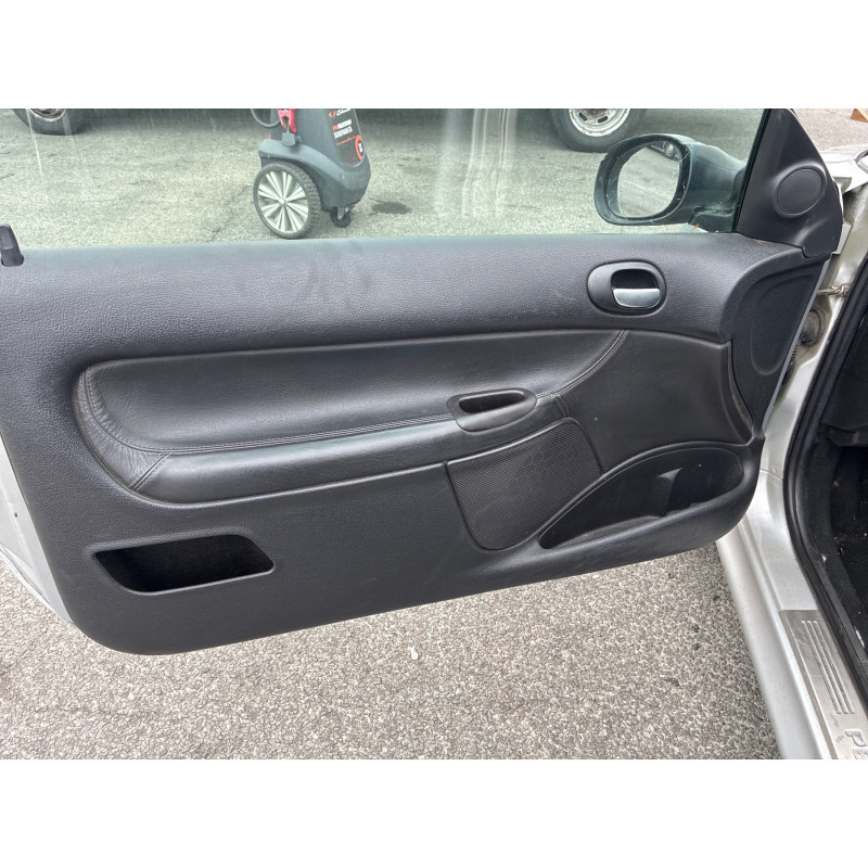PEUGEOT 206 PHASE 2 CABRIOLET 1.6i - 16V Photo n°10