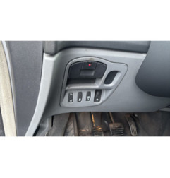 Attache ceinture arriere droit RENAULT ESPACE 4