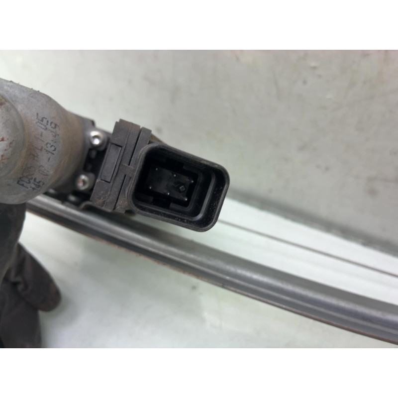 Leve vitre electrique arriere droit OPEL MERIVA A Photo n°4