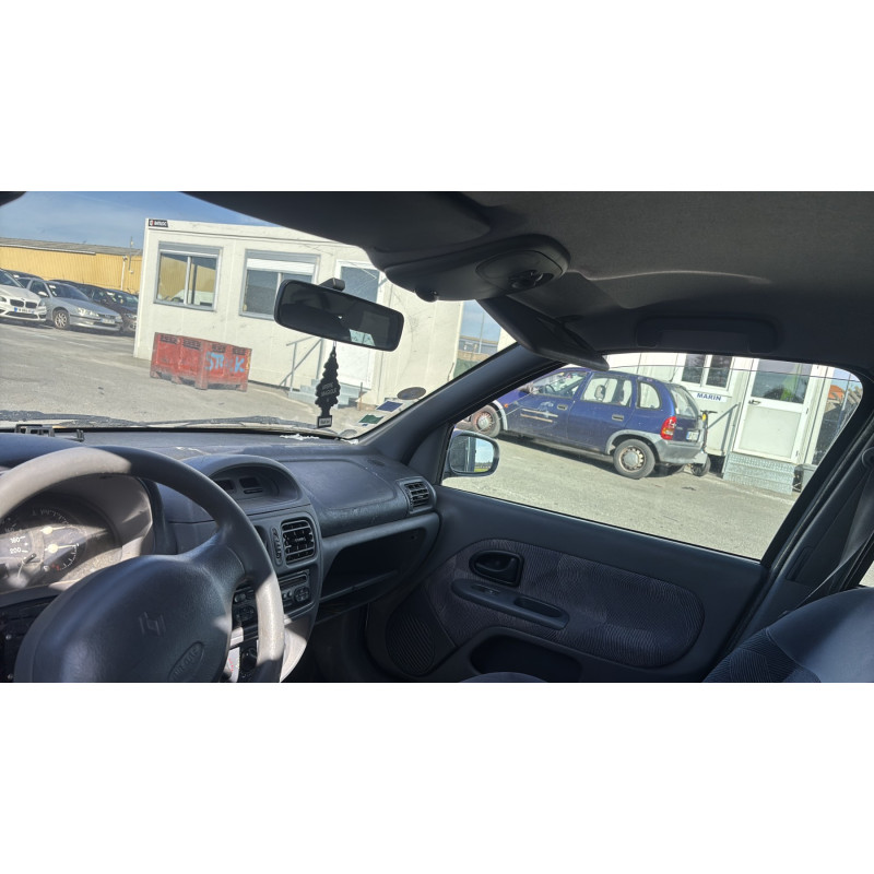 Ceinture arriere gauche RENAULT CLIO 2 Photo n°17