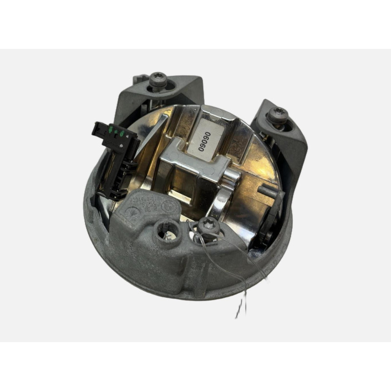 Bouton de coffre BMW SERIE 1 E81 Photo n°2