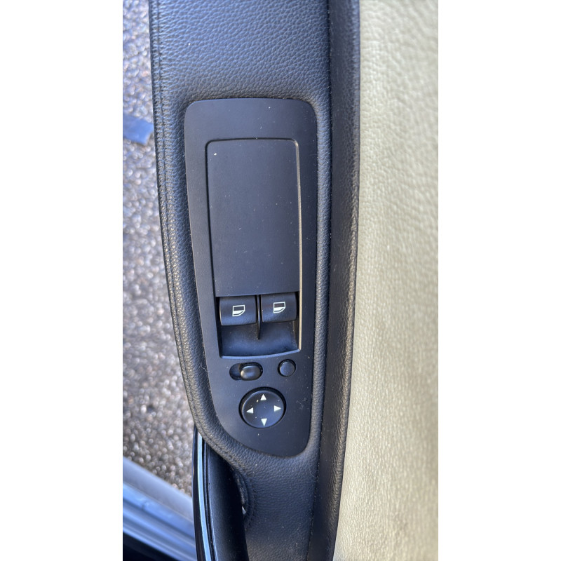 Bouton de coffre BMW SERIE 1 E81 Photo n°16