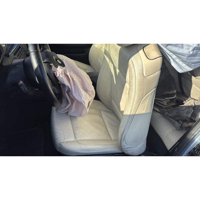 Bouton de coffre BMW SERIE 1 E81 Photo n°17