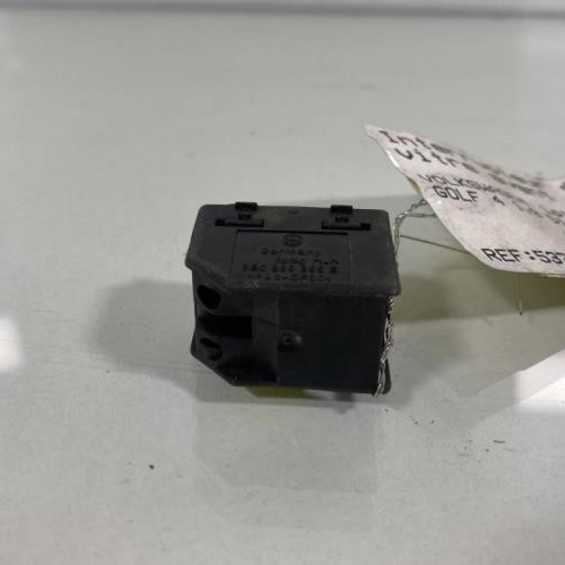 Interrupteur de leve vitre avant droit VOLKSWAGEN GOLF 4 Photo n°3