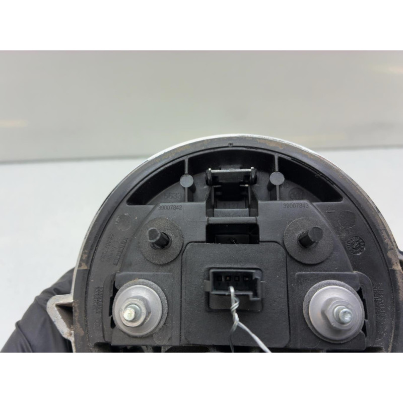 Bouton de coffre OPEL CORSA E Photo n°4